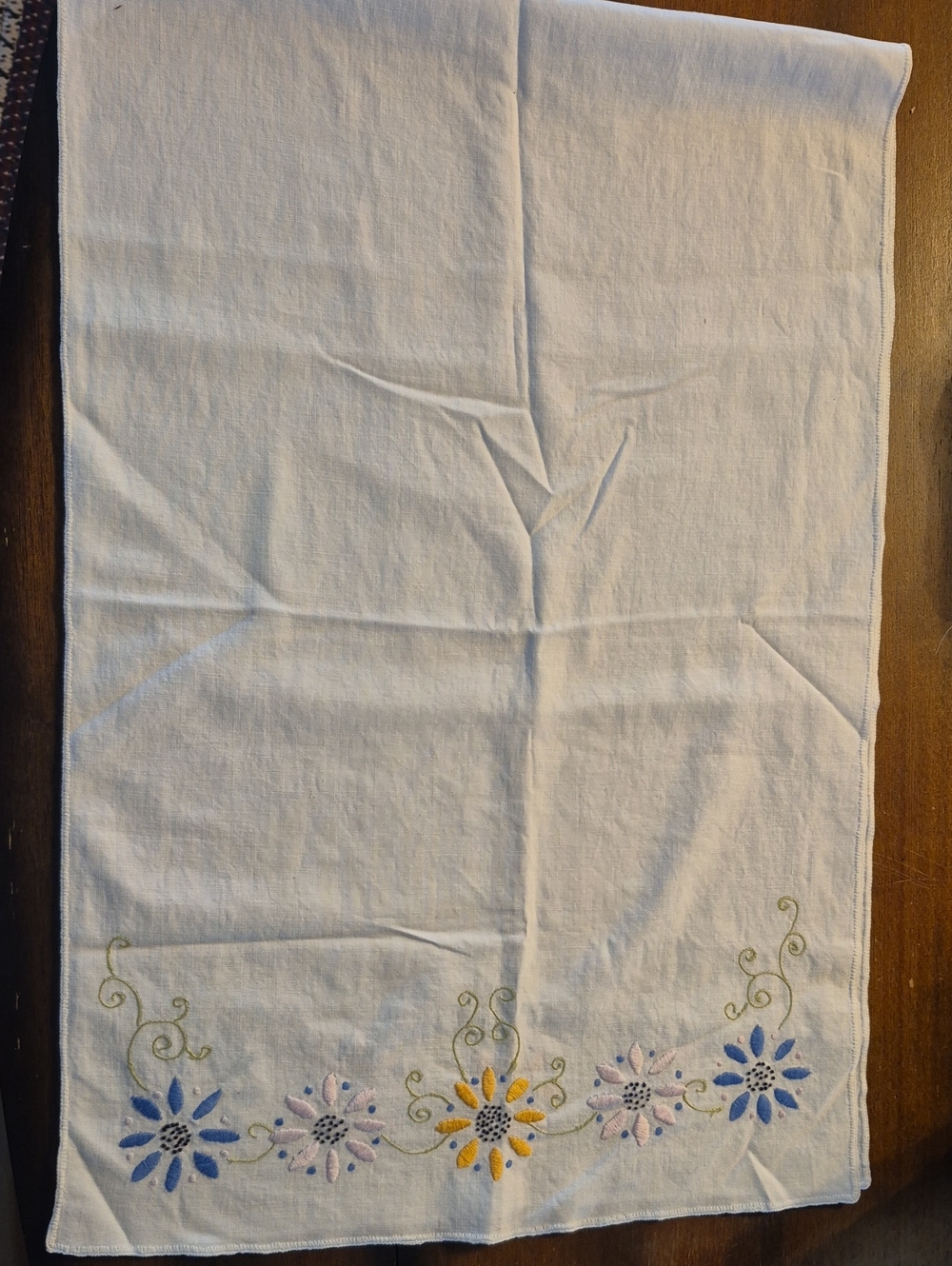 Vintage Cotton Embriodered Floral Design Tablerunner 50" x 17" Cottagecore